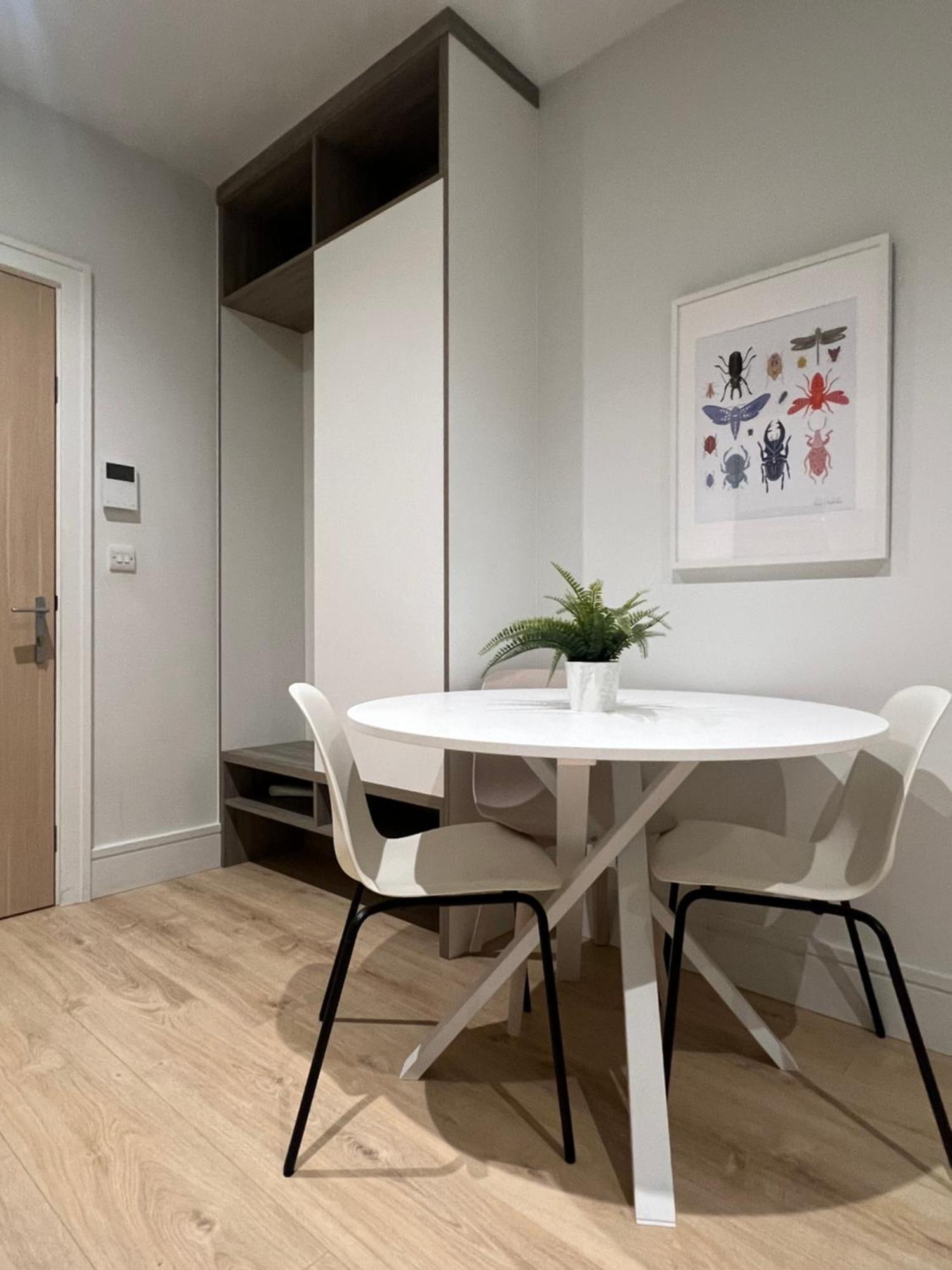 London Heathrow Airport Apartment Voyager House Terminal 12345 - Ev Electric And Parking Available! Hillingdon Exterior foto
